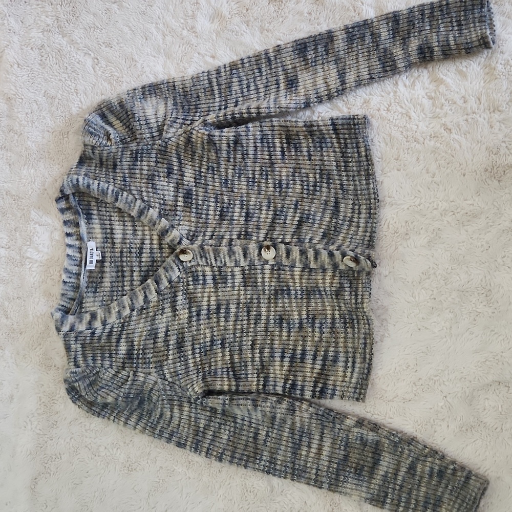 BB DAKOTA Gray Cardigan Sweater with V-Neck and Cropped Style